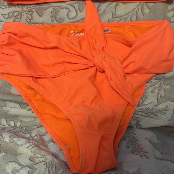 two piece with cup inserts and tie waist bottoms tank top brand new never worn - Picture 2 of 5